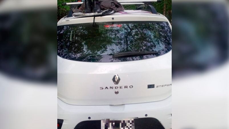 El auto que robaron en Villa La Tela.