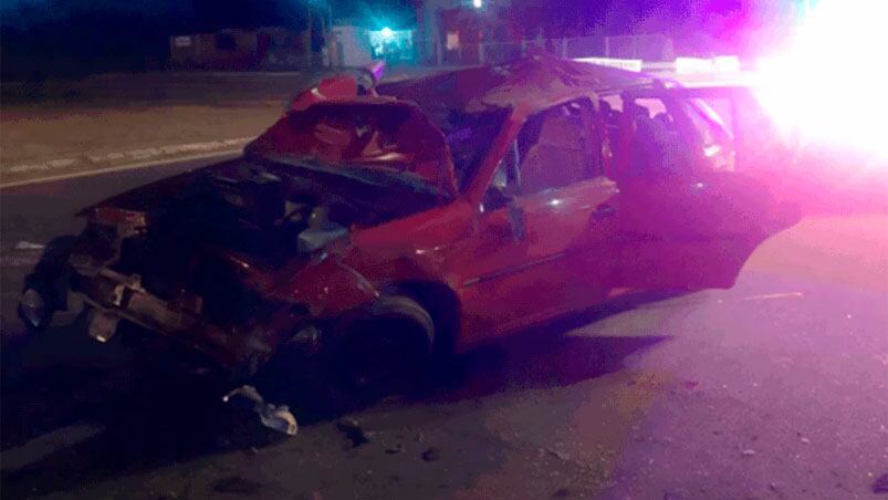 El auto quedó destrozado. 