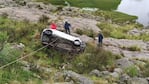 El auto quedó unos 30 metros más abajo de la ruta. Fotos: Policía de Córdoba.