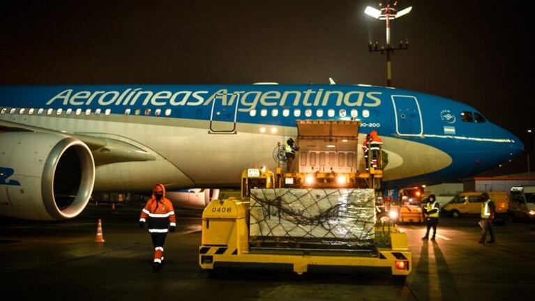 El avión de Aerolíneas Argentinas en Moscú, antes de partir hacia Buenos Aires