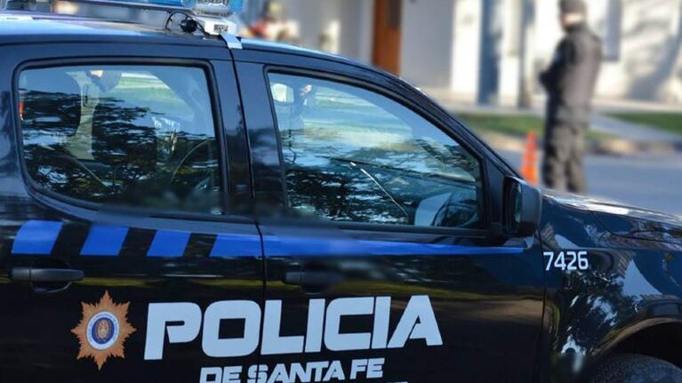 El aviso a la Policía espantó a los delincuentes y escaparon con muebles por el patio.
