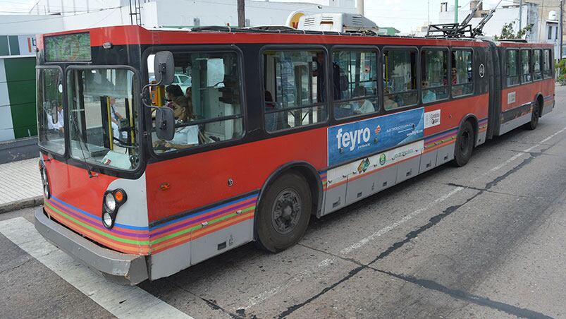 El aviso de señalización de un trolebús con error ortográfico. Foto: Lucio Casalla / ElDoce.tv
