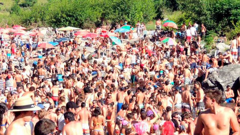 El balneario Mayu Sumaj reune a multitudes de jóvenes durante el verano.