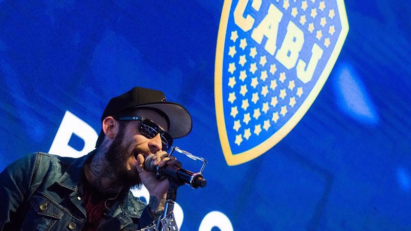 El Barba le cantó a los xeneizes. Foto: Germán Vignoli.