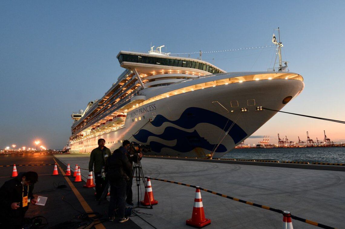 El barco infectado esta varado en Yokohama.