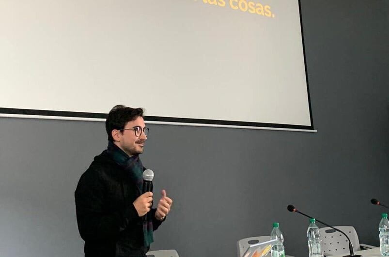 El barilochense escribe para medios como La Nación. 