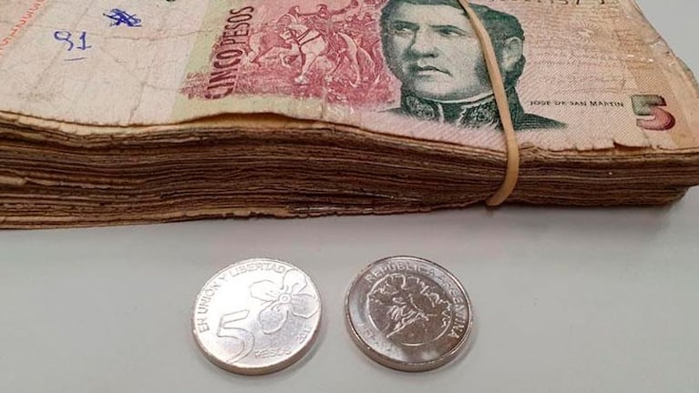 El billete de 5 pesos salió de circulación hace un mes.