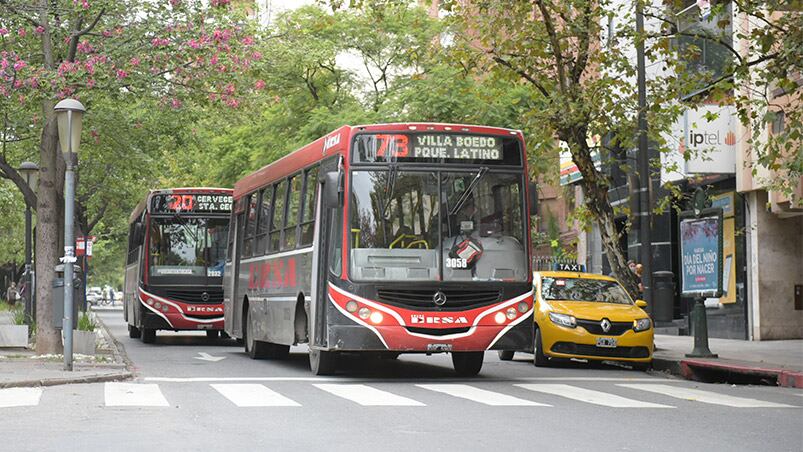 El boleto del colectivo urbano subió desde este sábado.