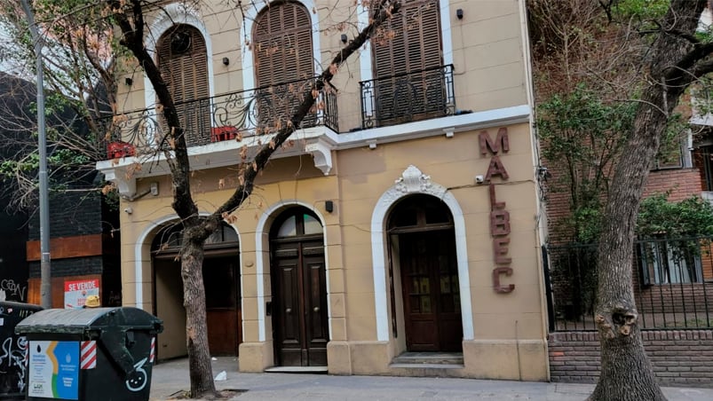 El boliche está ubicado en la calle Independencia al 1076. 