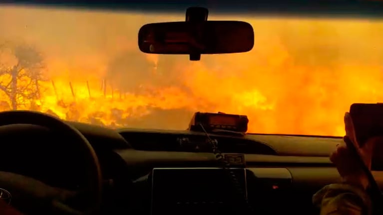 El bombero del viral manejando en medio de las llamas: “Era un túnel de fuego”