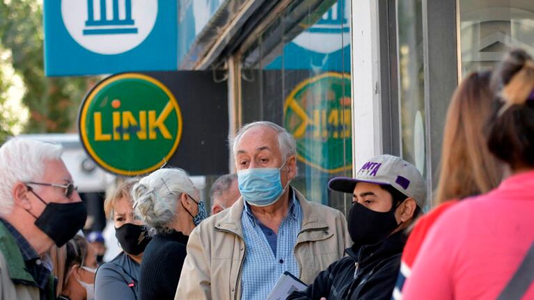 El bono buscará compensar la alta inflación, indicaron del Gobierno.