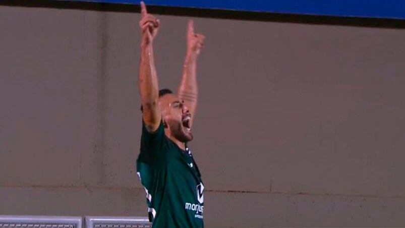 El brasileño emocionó a todos con su gol ante Cruzeiro.