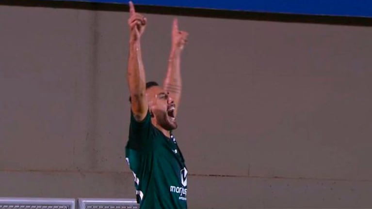 El brasileño emocionó a todos con su gol ante Cruzeiro.