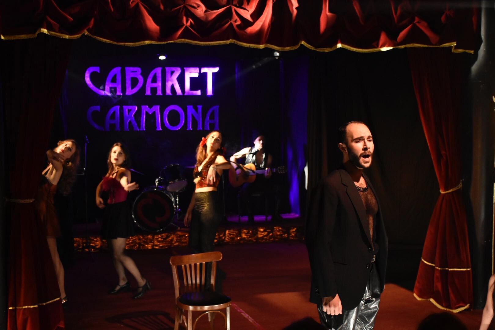 El Cabaret Carmona de la Comedia Cordobesa sube a escena en el Teatro Real.