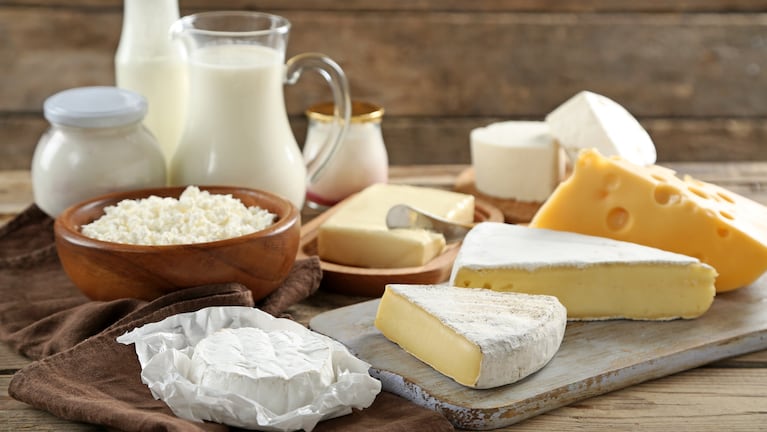 El calcio, un nutriente fundamental ara los huesos, está en la leche, el queso y los yogures naturales. (Foto: Adobe Stock)