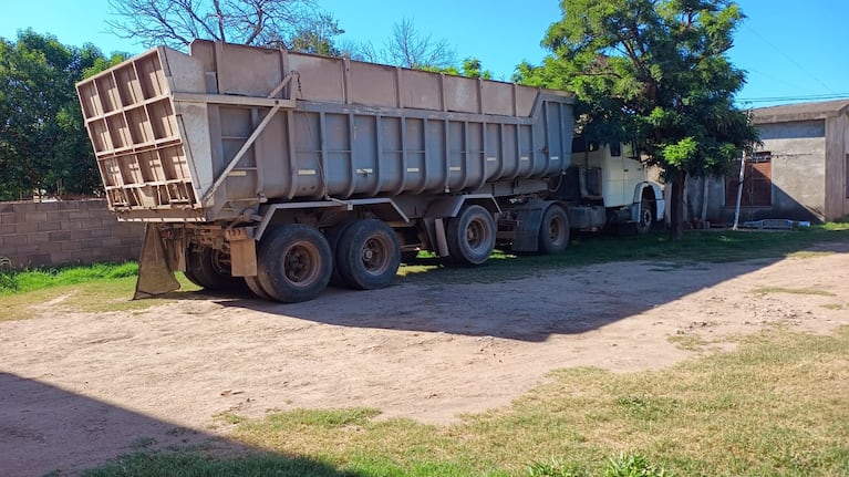 El camión atropelló al trabajador, que murió en el acto.