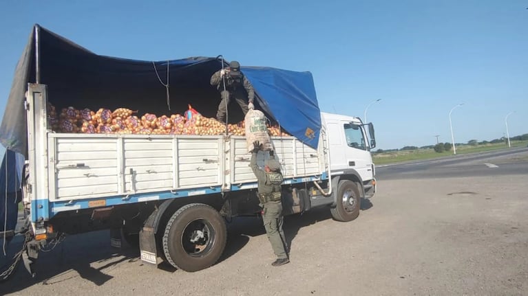 El camión en teoría transportaba bolsas de cebollas.
