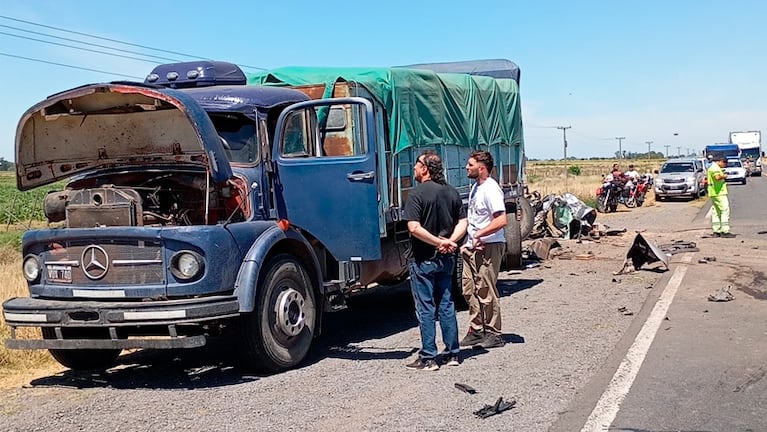 El camión estaba estacionado en la ruta 5.