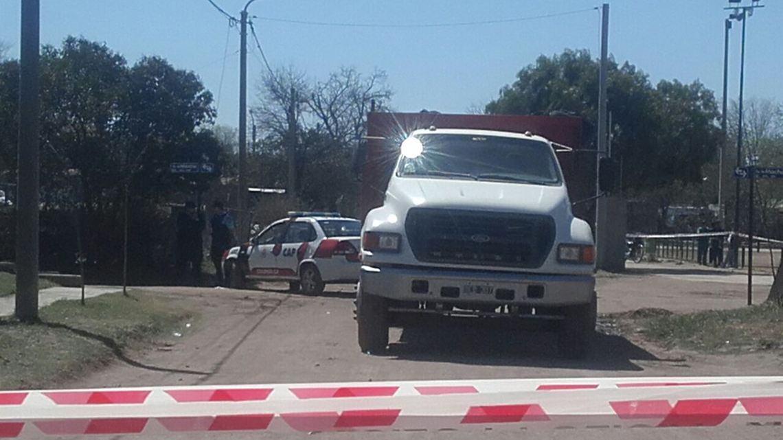 El camión que embistió al nene. Foto: Radio Jesús María.