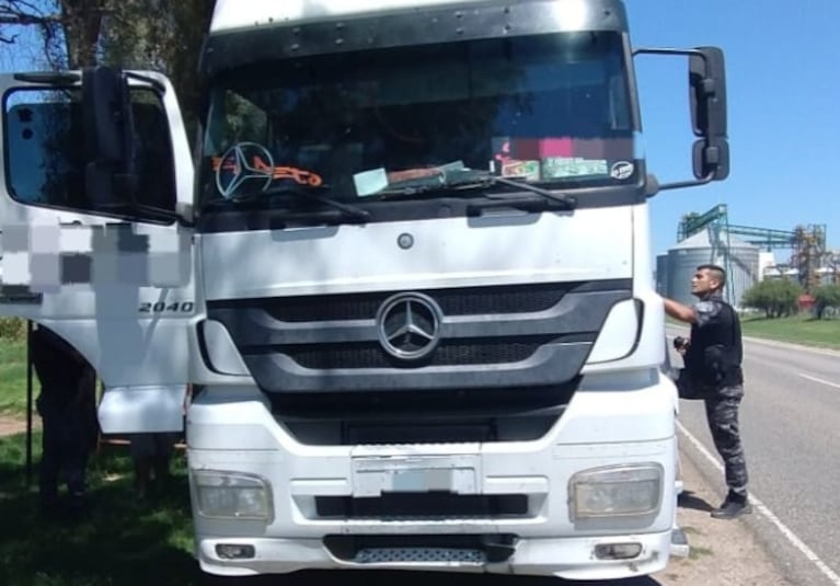 El camionero fue detenido cerca de Huinca Renancó.