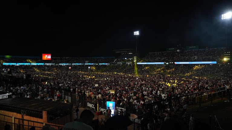El campo lleno en el festival de Jesús María.