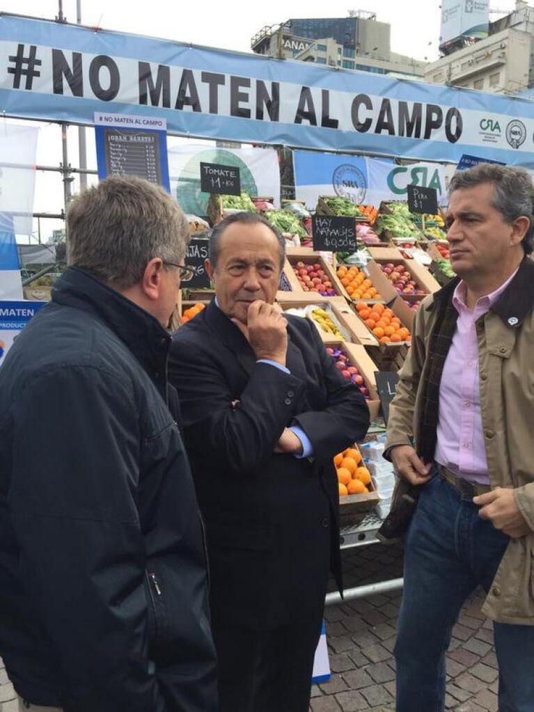 El campo protestó en el Obelisco con la visita de candidatos 