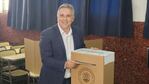 El candidato oficialista votó en una escuela del centro. Foto: Francisco Arias / ElDoce.
