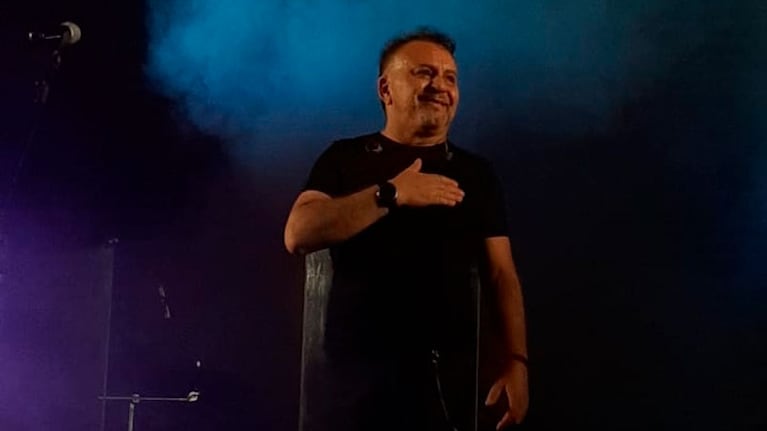 El cantante de 57 años dio positivo de Covid-19.