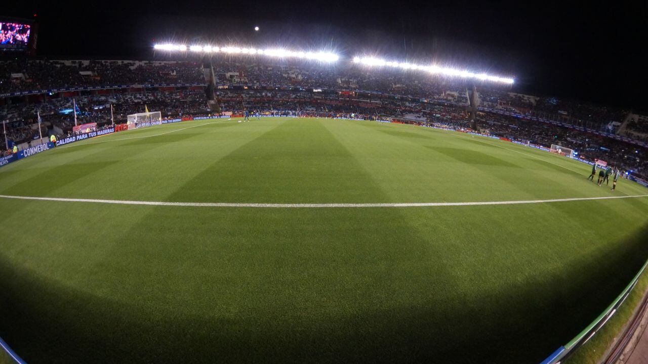 El cantante se lució en la previa al partido de la Selección ante Venezuela. Foto: Lucio Casalla / ElDoce.tv