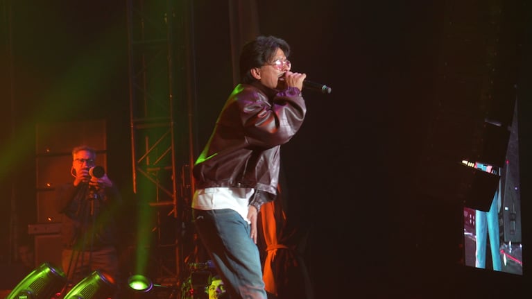 El cantante tuvo su debut en Quality Arena con entradas agotadas.