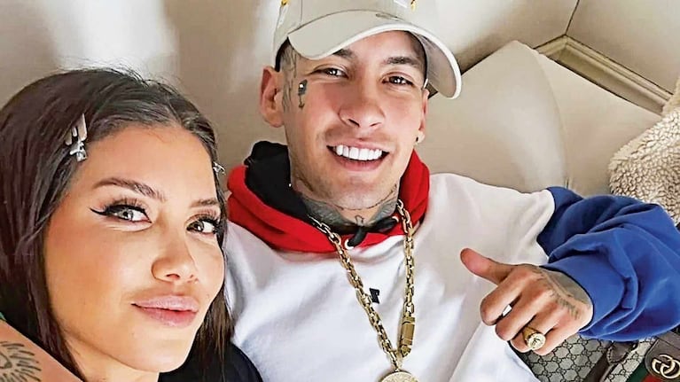 El cantante viajó a Chile y lo hizo acompañado de Wanda.