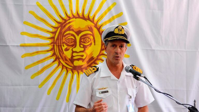 El capitán Balbi confirmó la explosión en el mar.