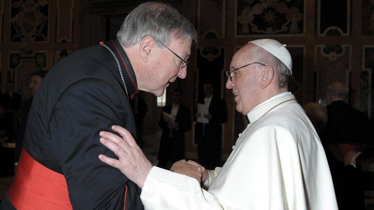 El cardenal Pell junto al Papa Francisco.