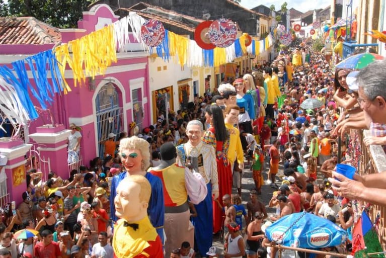 El carnaval de los muñecos gigantes