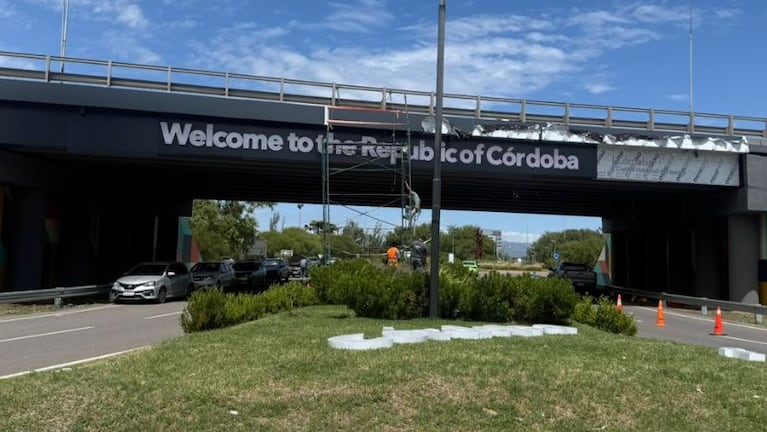 El cartel a la salida del Aeropuerto de Córdoba.