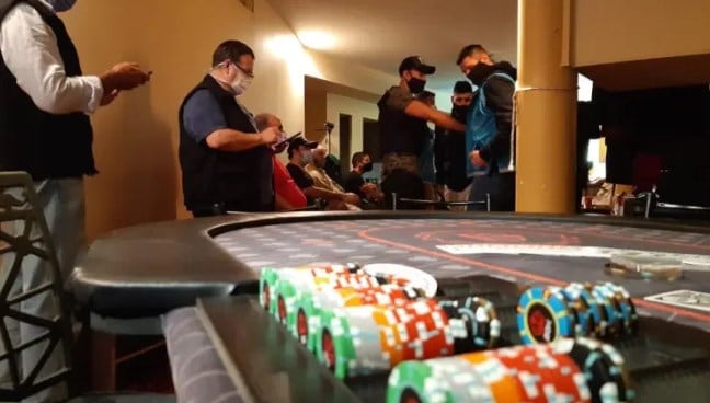 El casino funcionaba camuflado en un galpón.