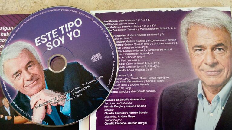 El CD de De la Sota contiene seis canciones.