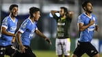 El Celeste lo empató agónicamente con un jugador menos.