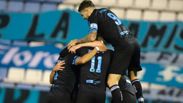 El Celeste volvió a sonreír en el Gigante de Alberdi.