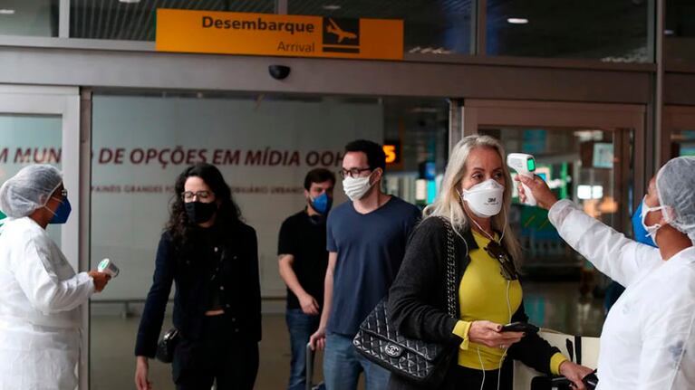 El certificado de vacunación a turistas, un nuevo revés para Bolsonaro.