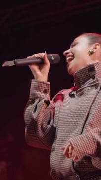 El Chaqueño Palavecino invitó a Euge Quevedo a cantar una zamba en Salta y deslumbraron al público