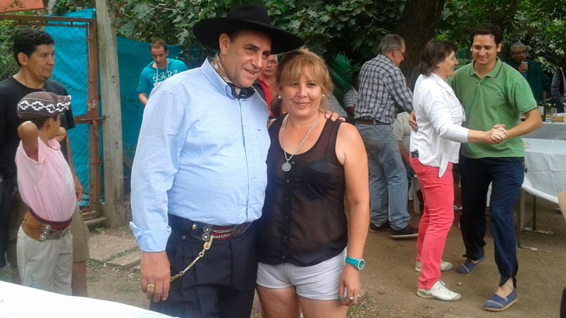 El Chaqueño y su tradicional asado en Colonia Caroya antes del show. 