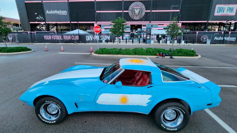 El Chevrolet Corvette fue restaurado por un cordobés. Foto: enviados especiales de El Doce.