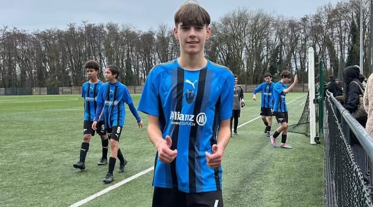 El chico de 14 años murió tras un choque en un partido.