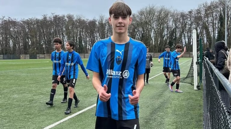 El chico de 14 años murió tras un choque en un partido.