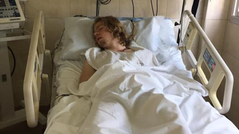 El chico de 18 años quedó inconsciente tras el ataque en patota.