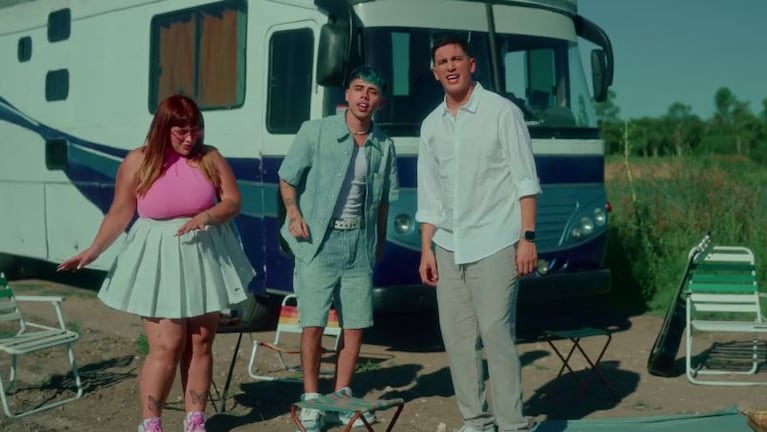 El Chino Herrera, Luck Ra y Flor Álvarez se juntaron para una nueva colaboración.
