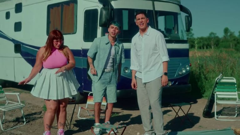 El Chino Herrera, Luck Ra y Flor Álvarez se juntaron para una nueva colaboración.