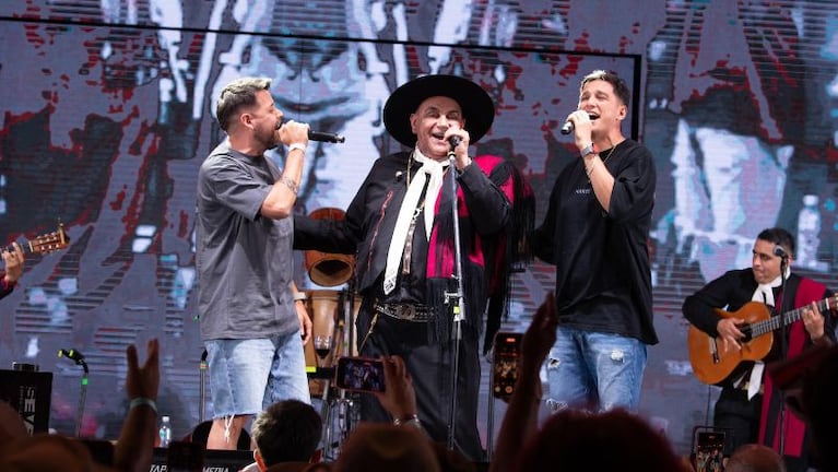 El Chino Herrera y el Nico, los invitados del Chaqueño Palavecino en su presentación en Jesús María.