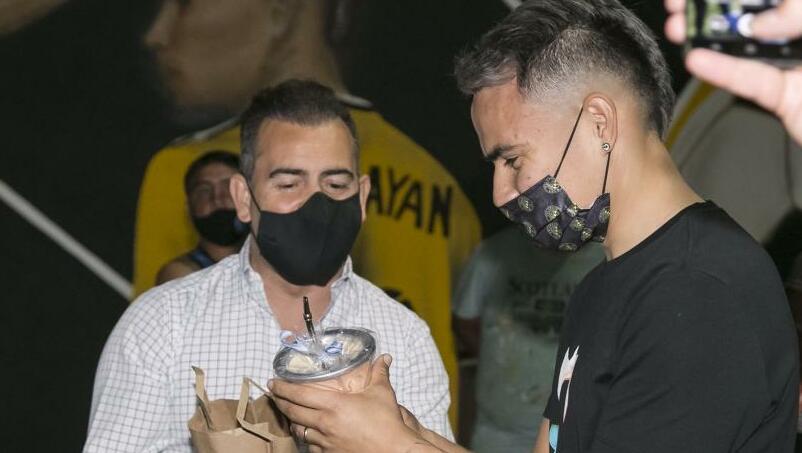 El Chino y un gran homenaje en el barrio donde se crió.